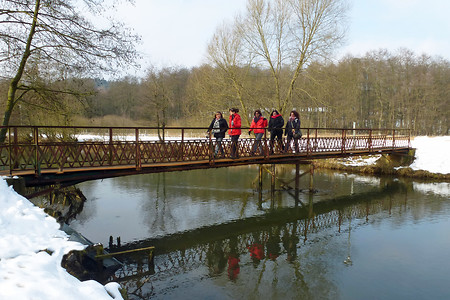 Stahlsteg über die Pegnitz bei Neuhaus &ndash; (01.02.2014, VGN &copy;&nbsp;VGN GmbH)