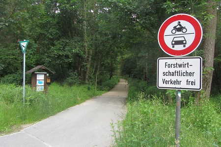 Abzweig Eibacher Forst &ndash; (21.10.2016, schreibwerk &copy;&nbsp;schreibwerk)