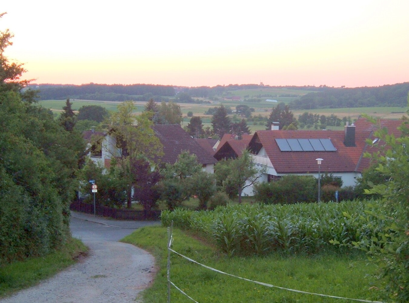 Weg ins Dorf Uttenreuth &ndash;  (01.10.2015, VGN &copy;&nbsp;VGN GmbH)