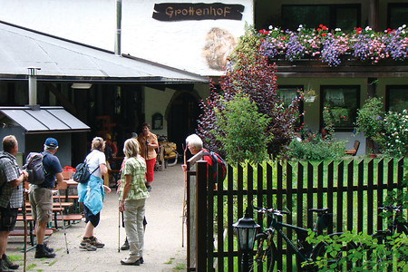 Abmarsch vom Grottenhof &ndash; (VGN &copy;&nbsp;VGN GmbH)