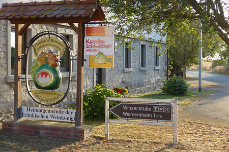 Entlang der Bocksbeutelstrasse &ndash; (14.03.2017, VGN &copy;&nbsp;VGN GmbH)