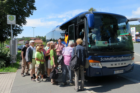 Einstieg in Neuhaus Linie 343 &ndash; (14.08.2016, VGN &copy;&nbsp;VGN GmbH)