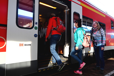 Heimreise im Zug &ndash; (16.10.2019, U. Buescher &copy;&nbsp;VGN GmbH)