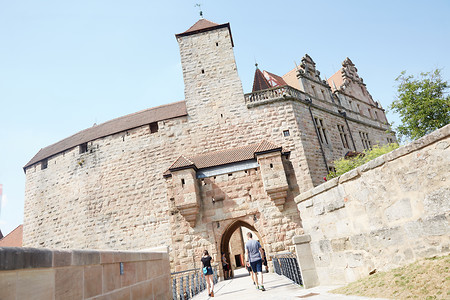 Cadolzburg Eingang &ndash; (26.07.2019, A. Gaspar-Klein &copy;&nbsp;A. Gaspar-Klein)