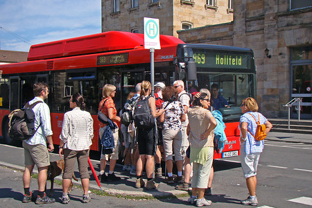Einstieg in die Linie 969 am Bahnhofsvorplatz in Bamberg &ndash; (VGN &copy;&nbsp;VGN GmbH)
