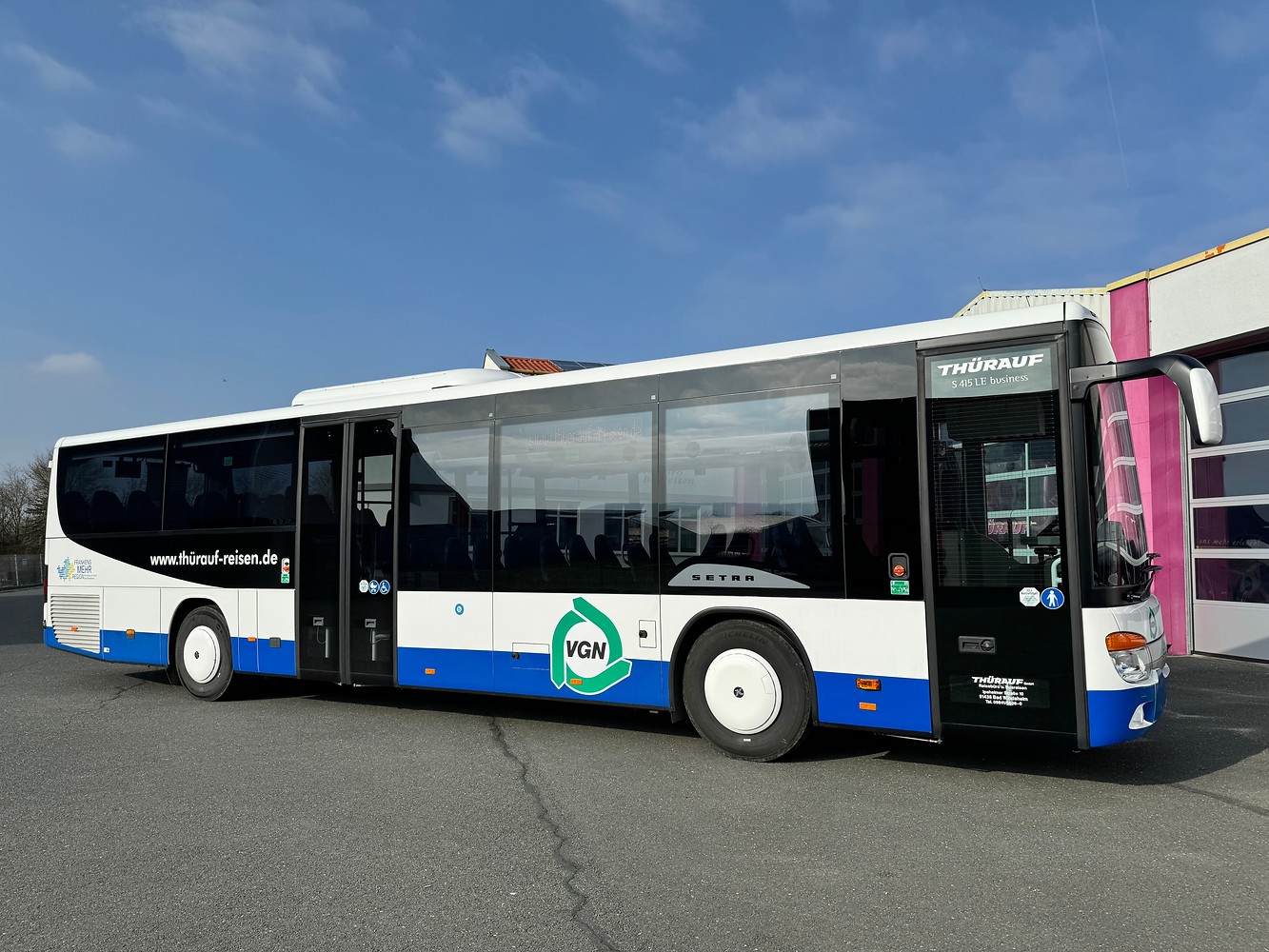 VGN-Busdesign Landkreis Neustadt a.d.Aisch - Bad Windsheim &ndash;  (&copy;&nbsp;Thürauf GmbH Reisebüro & Busreisen)