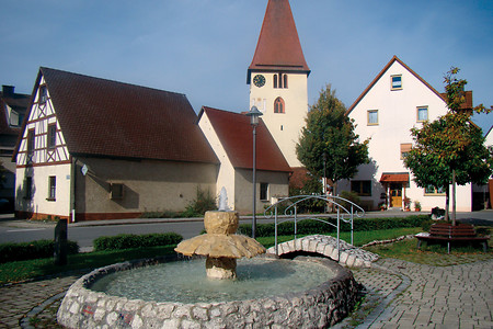 Ortsmitte von Offenhausen &ndash; (VGN &copy;&nbsp;VGN GmbH und örtliche Gemeinden)