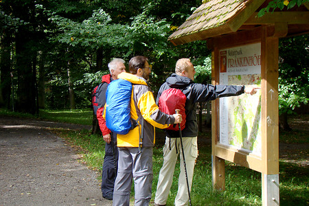 Wanderer im Stadtpark &ndash; (31.08.2010, VGN &copy;&nbsp;VGN GmbH)