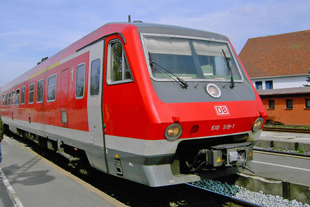 VT 610 (neue Farbgebung in verkehrsrot) &ndash; (Jens Seidel &copy;&nbsp;Jens Seidel)