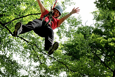Waldklettergarten Banz &ndash; Nur 5 Gehminuten von Kloster Banz entfernt. 20% Rabatt für VGN-Fahrgäste. (Freizeit GmbH &copy;&nbsp;Freizeit GmbH)