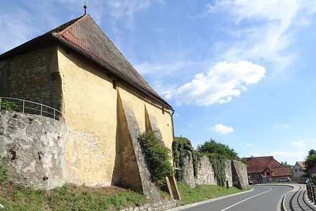 Schlossmauer Kirchehrenbach &ndash; (05.08.2018, S. Dassler &copy;&nbsp;VGN GmbH)