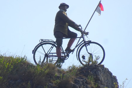 Radfahrer am Fels &ndash; (05.08.2018, S. Dassler &copy;&nbsp;VGN GmbH)