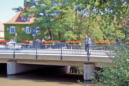 Aurachbrücke in Emskirchen &ndash; (02.08.2012, VGN &copy;&nbsp;VGN GmbH)