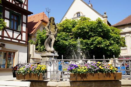 Brunnen in Ebern &ndash; (19.05.2011, VGN &copy;&nbsp;VGN GmbH)