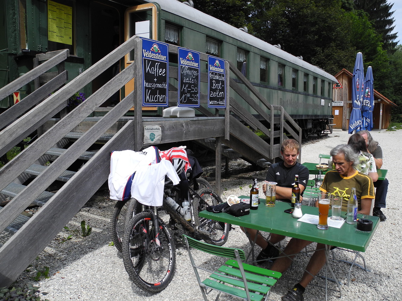 Radler am Rastwaggon &ndash;  (VGN &copy;&nbsp;VGN GmbH)