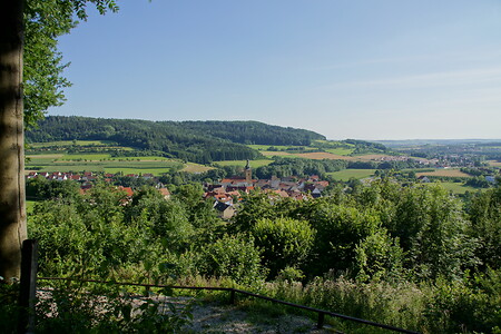Fünf-Seidla-Steig &ndash; Blick vom Fünf-Seidla-Steig nach Weißenohe (VGN &copy;&nbsp;VGN GmbH)