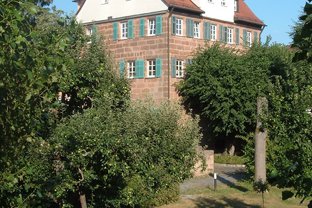 Altes Schloss in Buckenhof &ndash; (01.10.2015, VGN &copy;&nbsp;VGN GmbH)