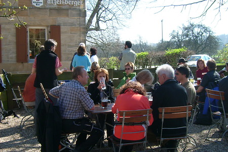 Biergarten im Gasthof Atzelsberger &ndash; (01.10.2015, VGN &copy;&nbsp;VGN GmbH)