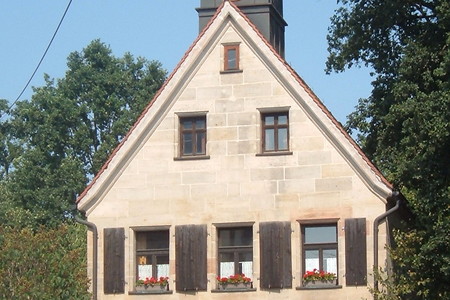 Glockenturm Spardorfer Gemeindehaus &ndash; (01.10.2015, VGN &copy;&nbsp;VGN GmbH)