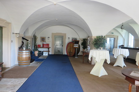 Innenraum Schloß Atzelsberg &ndash; (01.10.2015, VGN &copy;&nbsp;VGN GmbH)