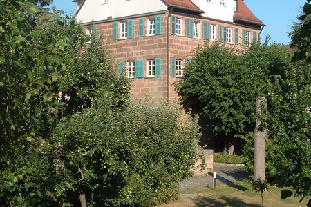 Altes Schloss in Buckenhof &ndash; (01.10.2015, VGN &copy;&nbsp;VGN GmbH)