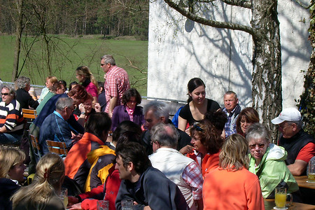 Im Biergarten der Pflugsmühle &ndash; (10.04.2005, Rück &copy;&nbsp;Rück)