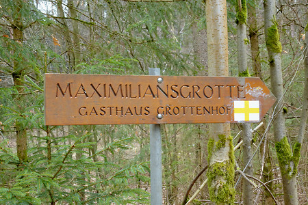 Wegweiser zur Maximiliansgrotte &ndash; (01.04.2013, VGN &copy;&nbsp;VGN GmbH)