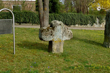 Am Gedenksteinweg in Mittelhembach &ndash; (07.04.2014, VGN &copy;&nbsp;VGN GmbH)