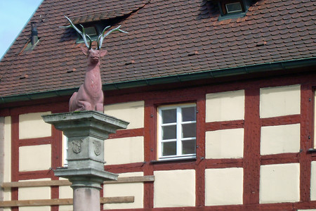Hirschendenkmal in Kornburg &ndash; (29.01.2005, VGN &copy;&nbsp;VGN GmbH)