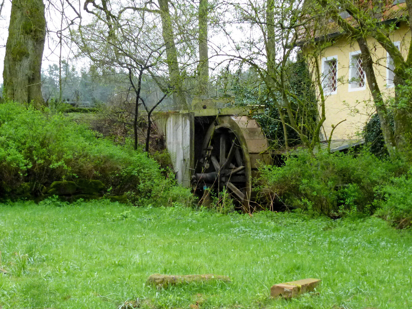 Altes Mühlrad am Finsterbach &ndash;  (28.04.2013, VGN &copy;&nbsp;VGN GmbH)