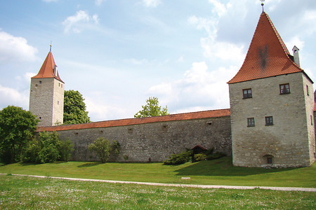 Stadtmauer Berching &ndash; (VGN &copy;&nbsp;VGN GmbH, Stadt Berching, Stadt Beilngries, Stadler Personenschifffahrt)