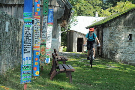 Durch die Ausstellung &ndash; (31.08.2019, U. Buescher &copy;&nbsp;VGN GmbH)