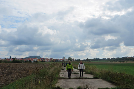 Nach Iphofen &ndash; (29.09.2015, VGN &copy;&nbsp;VGN GmbH)