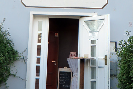 Kastanienhof am Bahnhof &ndash; (29.09.2015, VGN &copy;&nbsp;VGN GmbH)