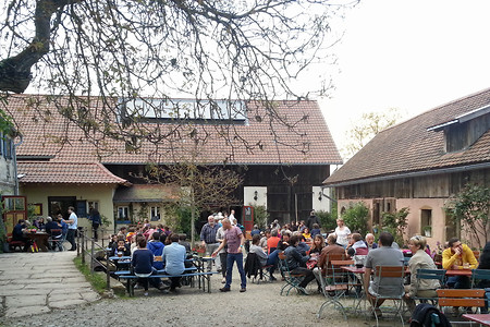 Biergarten "Auf der Theta" &ndash; (25.04.2014, VGN &copy;&nbsp;VGN GmbH)