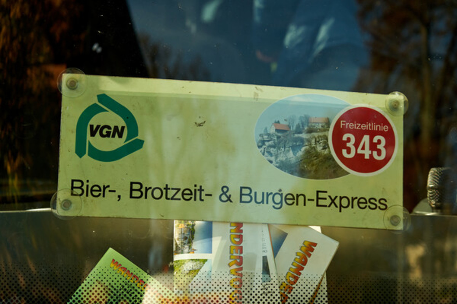 Bier-, Brotzeit- und Burgenexpress &ndash; Freizeitlinie 343  (02.11.2021, Ulrich Büscher &copy;&nbsp;VGN)