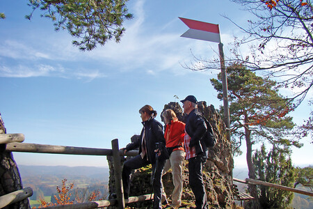 Auf dem Schlossberggipfel &ndash; Herrliche Aussicht (VGN &copy;&nbsp;VGN GmbH)