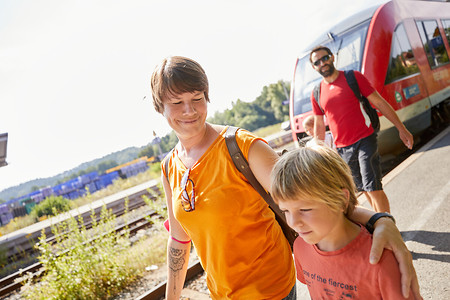 Zugfahren mit Kindern &ndash; (13.08.2021, Andrea Gaspar-Klein &copy;&nbsp;VGN GmbH)