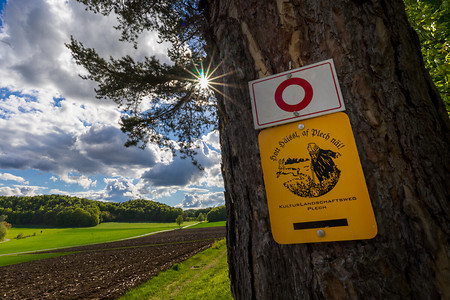 Wegmarkierung am Baum &ndash; (13.05.2021, U. Buescher &copy;&nbsp;VGN GmbH)