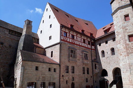 Cadolzburg Innenhof &ndash; (17.08.2018, VGN &copy;&nbsp;VGN GmbH)