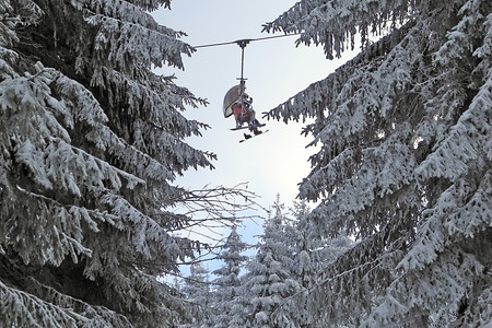 Aufstieg - unter der Seilschwebebahn &ndash; Wer nicht hochwandern will... VGN-Ticket an der Kasse der Seilschwebebahn vorlegen und nur den Kindertarif zahlen! (VGN &copy;&nbsp;VGN GmbH)