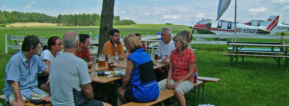 Am Flugplatz &ndash;  (VGN &copy;&nbsp;VGN GmbH)