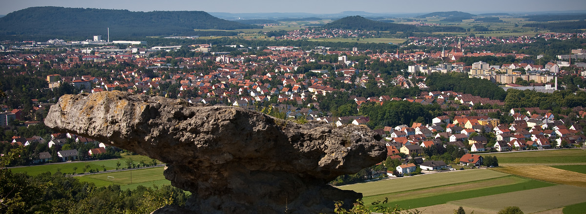 Krähentisch mit Ausblick &ndash;  (13.04.2016, Erich Malter &copy;&nbsp;Erich Malter)