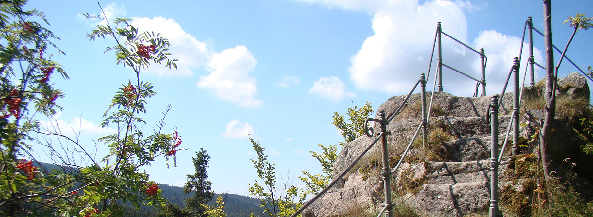Aussichtswarte des höchsten Felsturms dieser Gebirgsbildung &ndash;  (04.09.2011, VGN &copy;&nbsp;VGN GmbH)