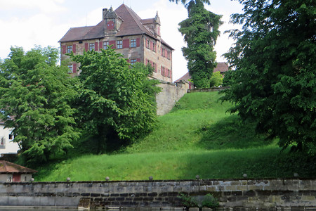 Rotes Schloss mit Schlossweiher &ndash; (26.05.2016, VGN &copy;&nbsp;VGN GmbH)