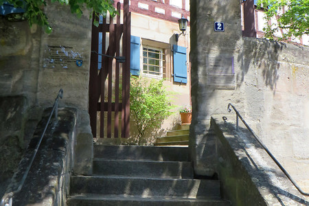 Eingang zum Pfarrhaus &ndash; (26.05.2016, VGN &copy;&nbsp;VGN GmbH)