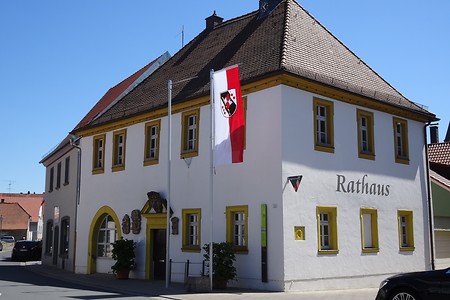 Rathaus Münsterschwarzach &ndash; (05.06.2018, S. Dassler &copy;&nbsp;VGN GmbH)