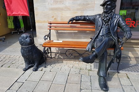 Richard Wagner auf Bank &ndash; (16.07.2019, S. Dassler &copy;&nbsp;VGN GmbH)
