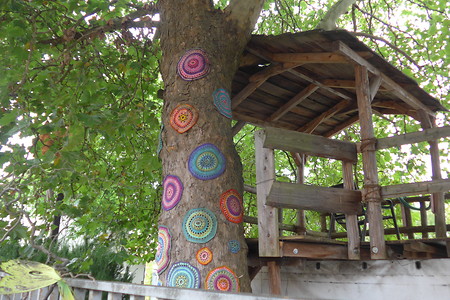 Verzierter Baum &ndash; (14.09.2019, G. Härer &copy;&nbsp;VGN GmbH)