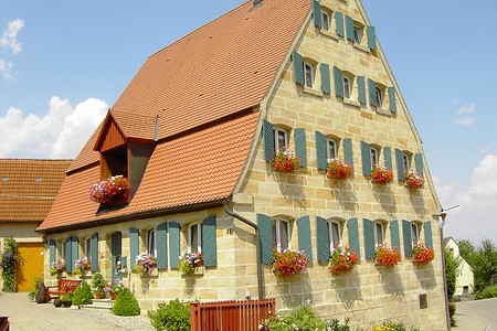 Stirn Sandsteinhaus &ndash; (09.02.2018, VGN &copy;&nbsp;VGN GmbH)